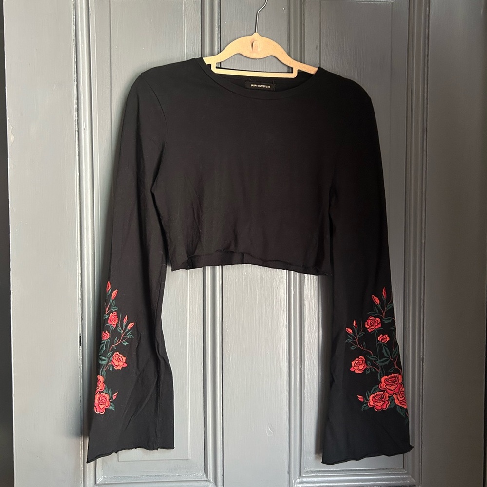 Rose embroidered bell sleeve black crop top